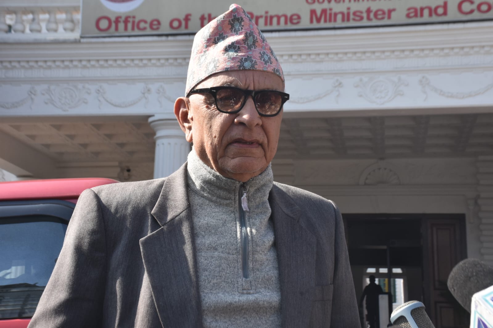 राप्रपा नेताको टिप्पणी, ‘प्रचण्ड कमजोर देखिनुभयो, भ्रष्टाचारविरुद्ध सशक्त आवाज उठाउन सक्नुभएन’