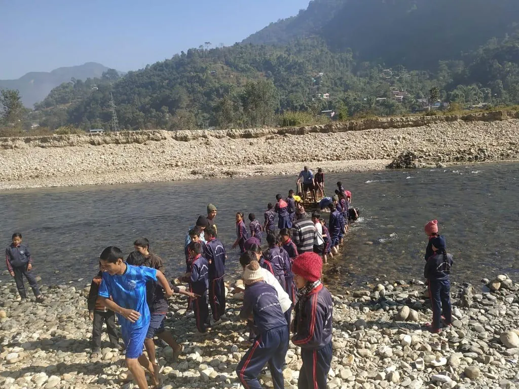 ४० वर्षदेखि आँधीखोला तर्न फट्केको भर