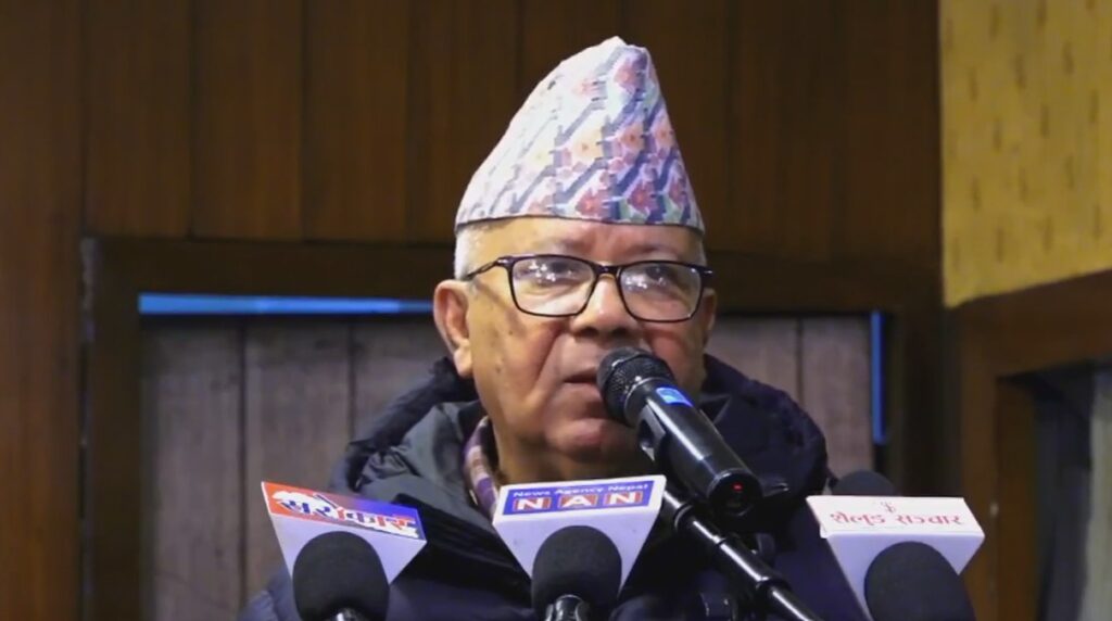 प्रधानमन्त्री ओलीलाई फलानो भन्दै माधव नेपालले भने : होशियार देउवाजी, नर्क पुर्याइदेला है !