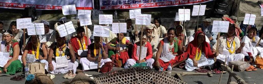 स्वर्गद्वारी गुठी पीडितहरुले निषेधित क्षेत्र तोड्न खोजेपछि झडप, डीएसपी पौडेल घाइते